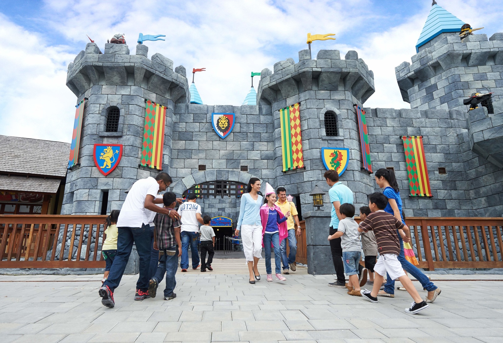 Outdoor Kids’ Theme Park LEGOLAND® Japan Opens April 1, 2017!