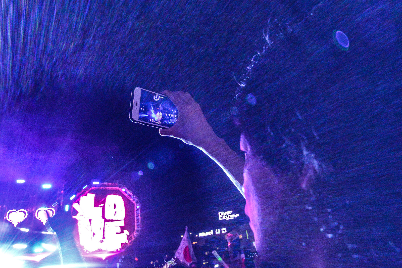 Heroes Descend on ULTRA JAPAN 43