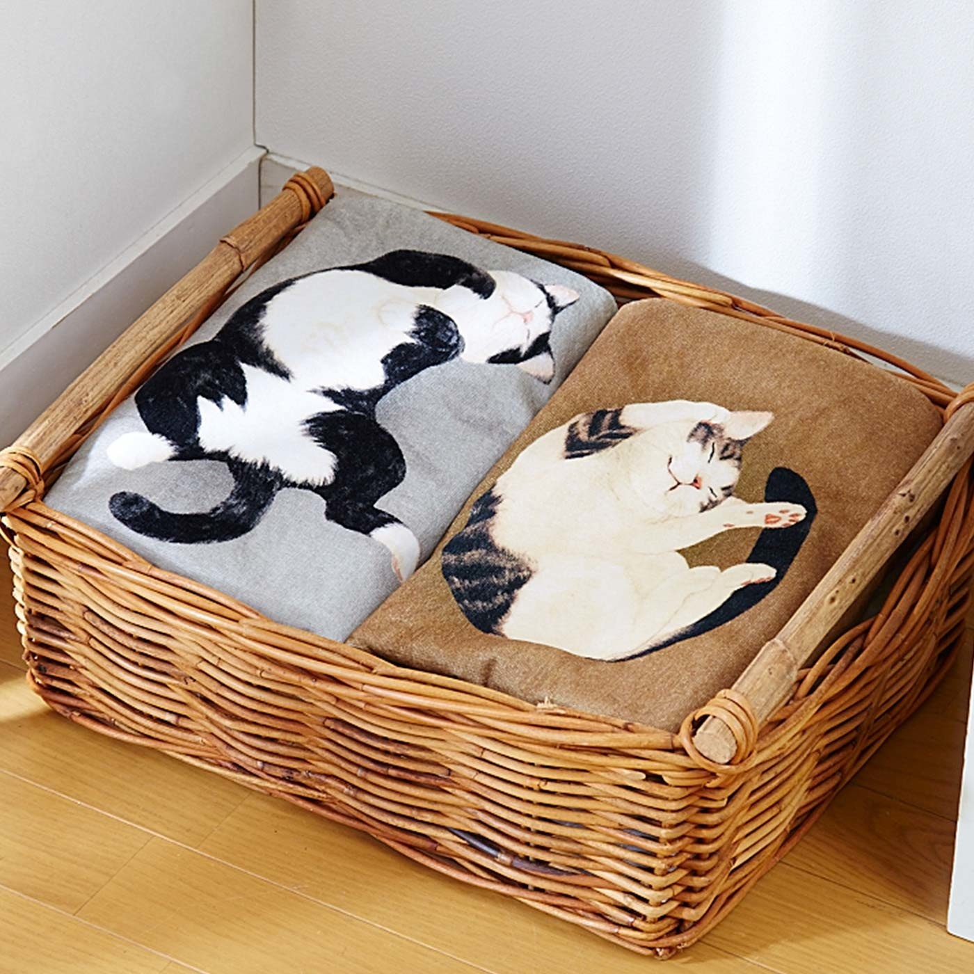 Discover the Joy of Keeping Cats with Sleeping Kitty Towels!
