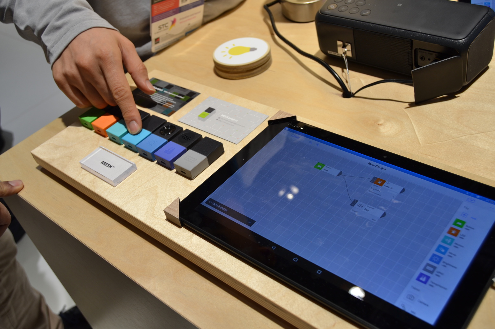 Transform Daily Objects into Smart Gadgets with MESH! [Mobile World Congress Event Report] 15