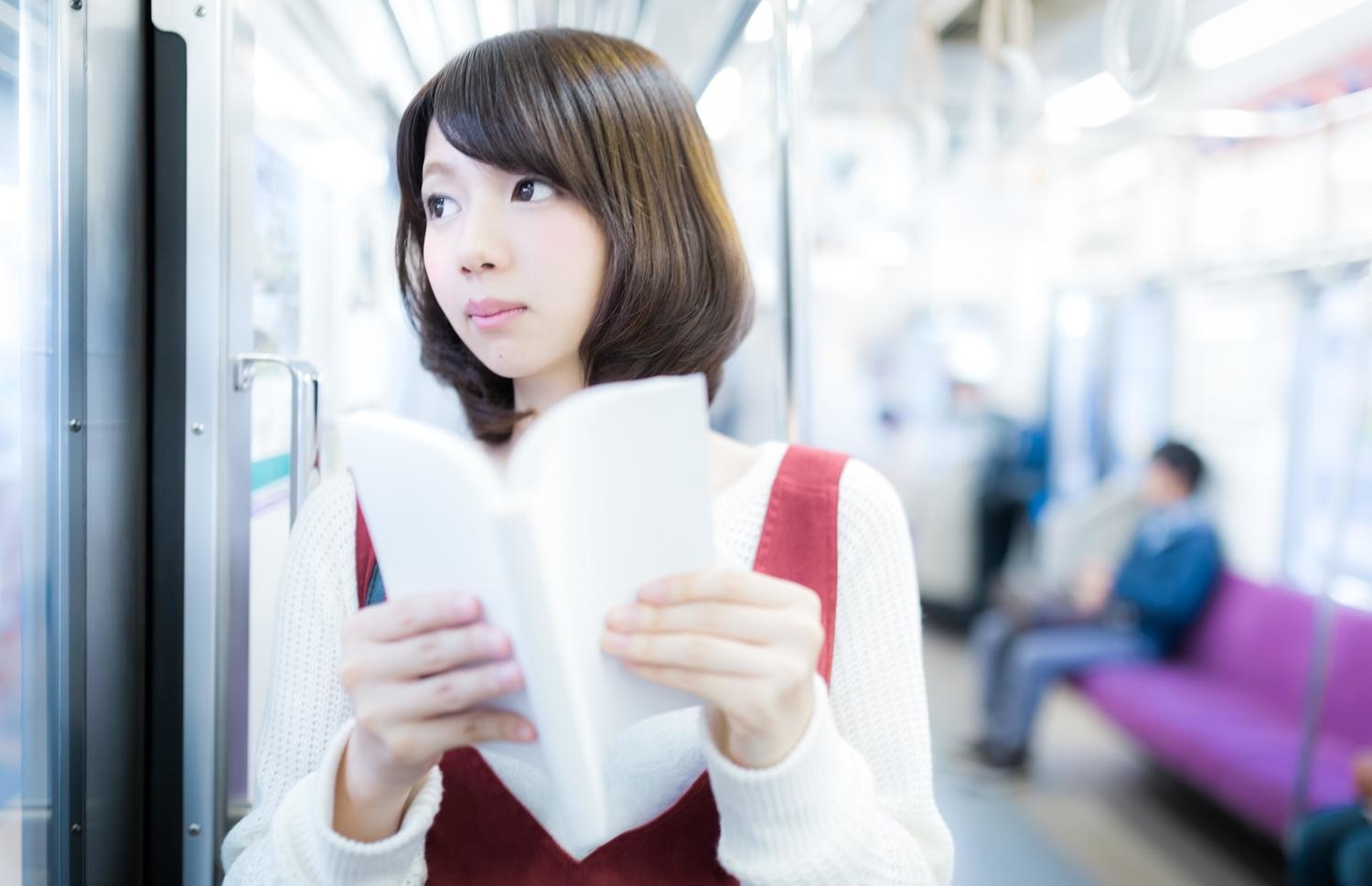 How to Be Japanese on Trains in Tokyo