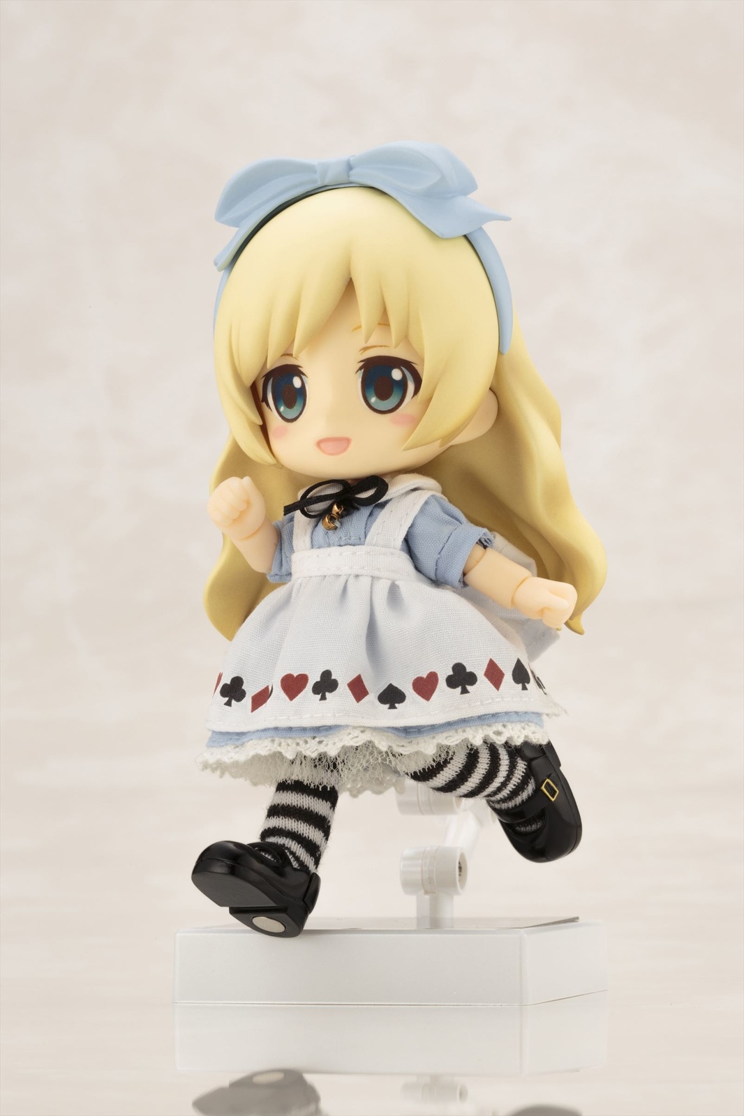 Alice, the Little Lady with an Air of Unconcealed Curiosity, Becomes Fourth Original Character in the Adorable Cu-poche Figure Line! 5