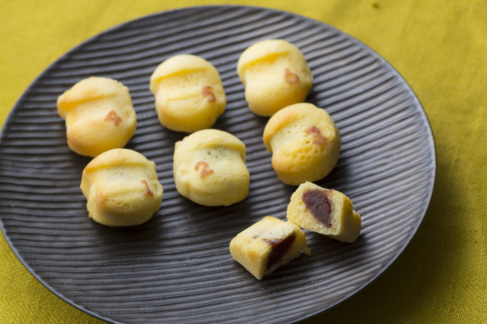 Osomatsu-san Recipe Book On Sale July 25, Comes With a Silicone Tray! 5