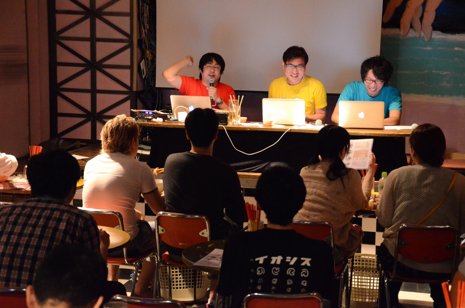 The event opens with many guests looking on! 3