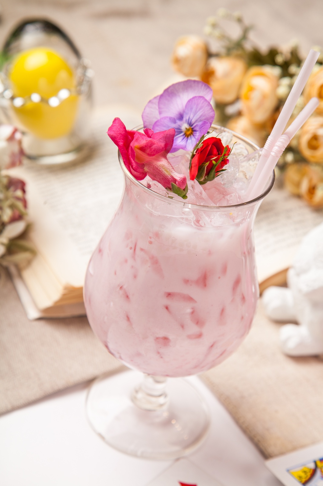 Enchanting Alice in Wonderland-themed Menu Offered for Easter! 15