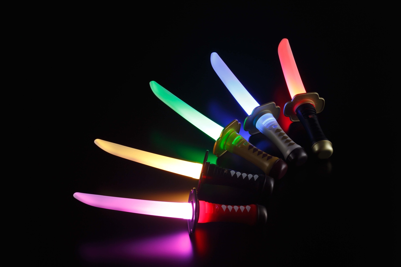 Get Ready to Unleash a Tiny Glow Stick War with 17 Touken Ranbu -Online- Sword-Shaped Color Penlights! 2