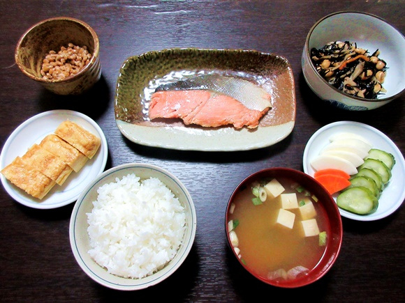 This Gorgeous, Mouth-watering Traditional Japanese Breakfast…is All from 7-Eleven?!?