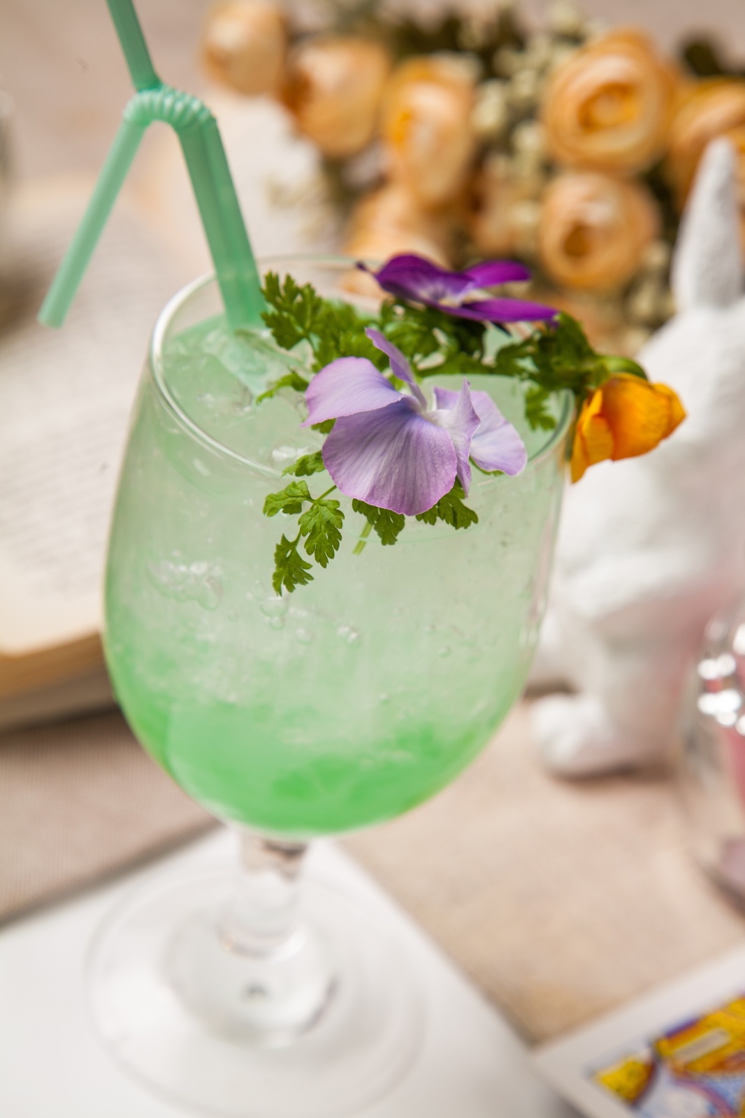 Enchanting Alice in Wonderland-themed Menu Offered for Easter! 13