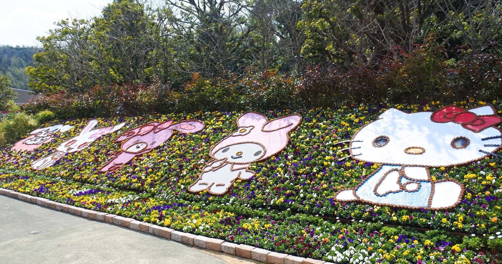 Harmonyland Hosts Adorable Sanrio Easter Event! 2