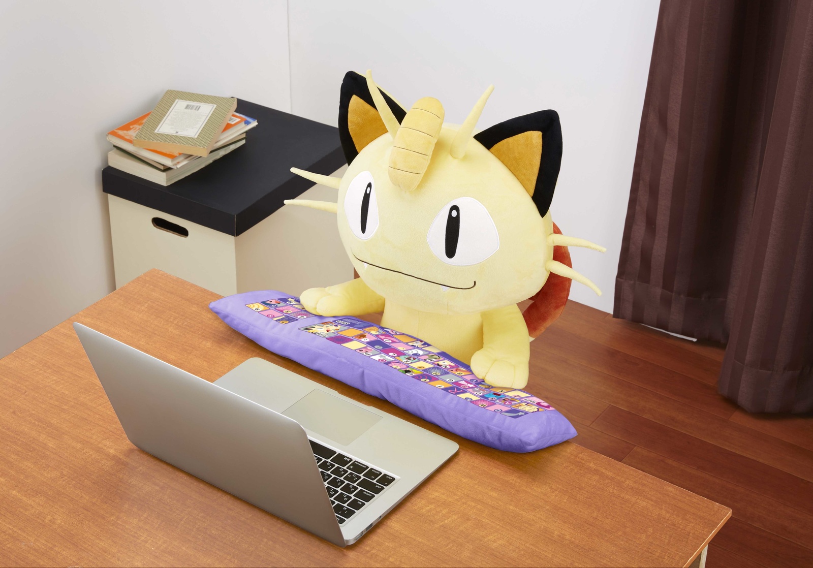 Meowth Is Here to Help with Your Computer Work as a Cushion! 7