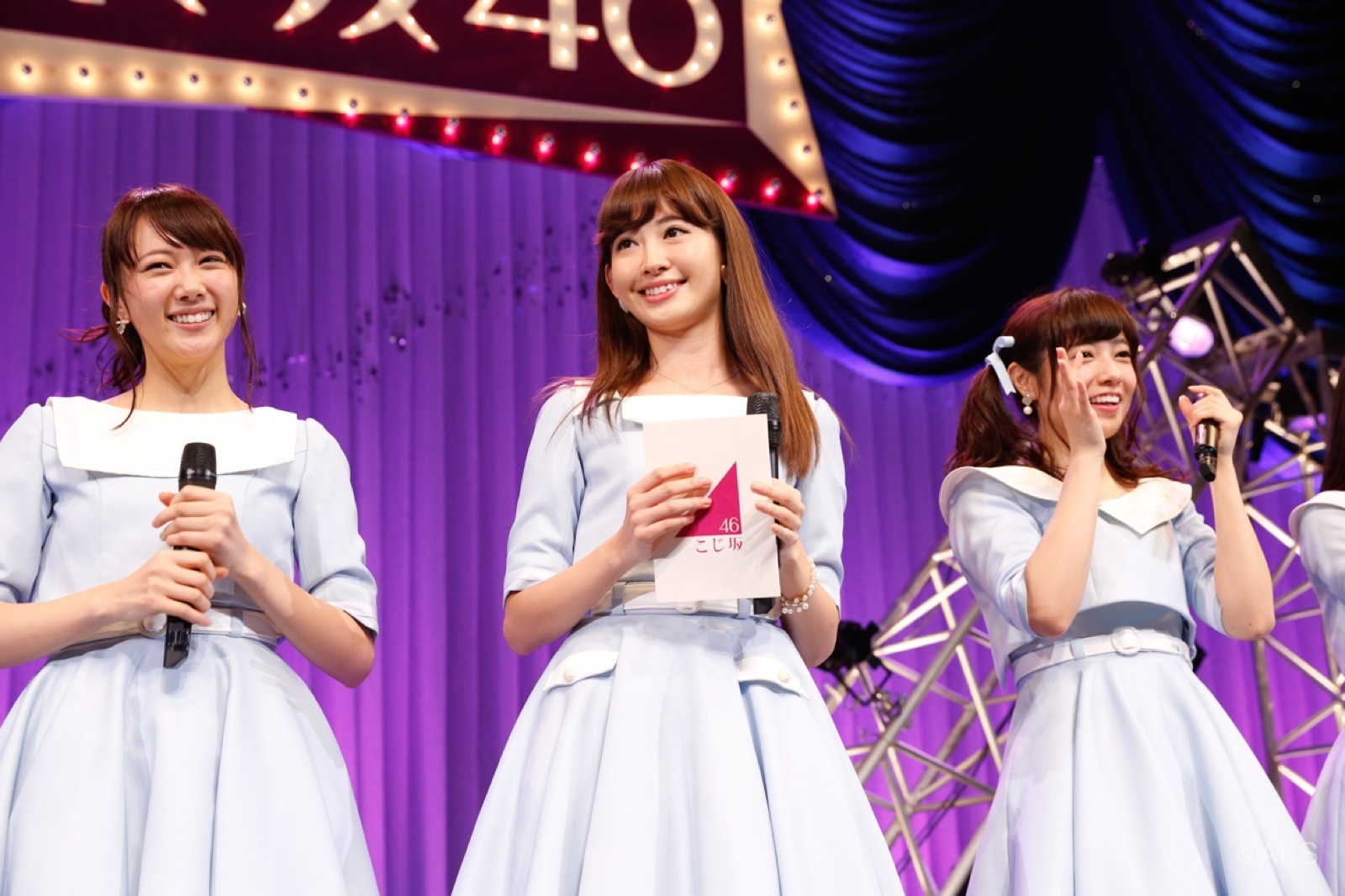 AKB48′s Haruna Kojima Makes Surprise Appearance at Nogizaka46 Concert to Debut “Kojizaka 46” Song!