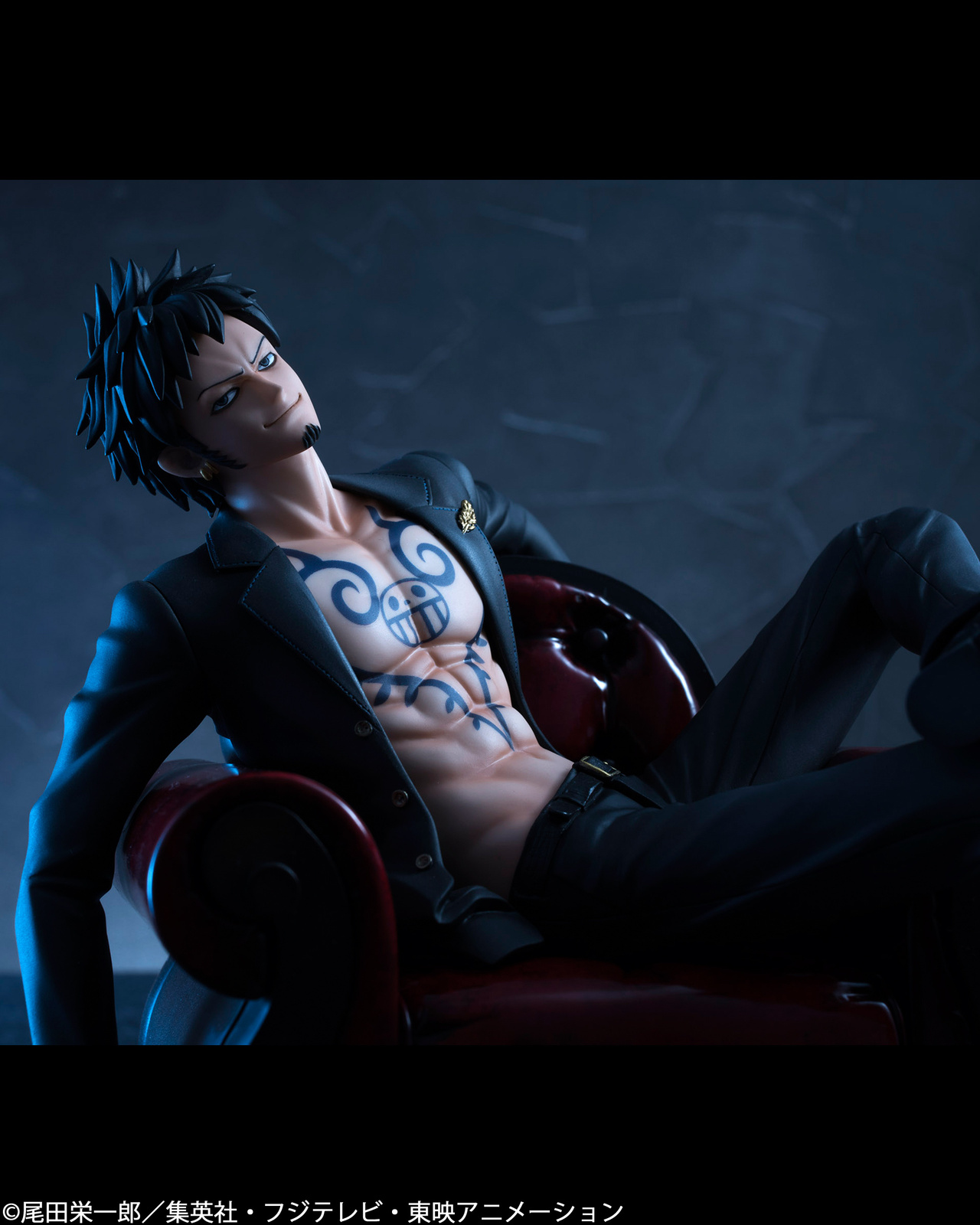 One Piece’s Trafalgar Law Has Taken Command of This Comfy Armchair! 6