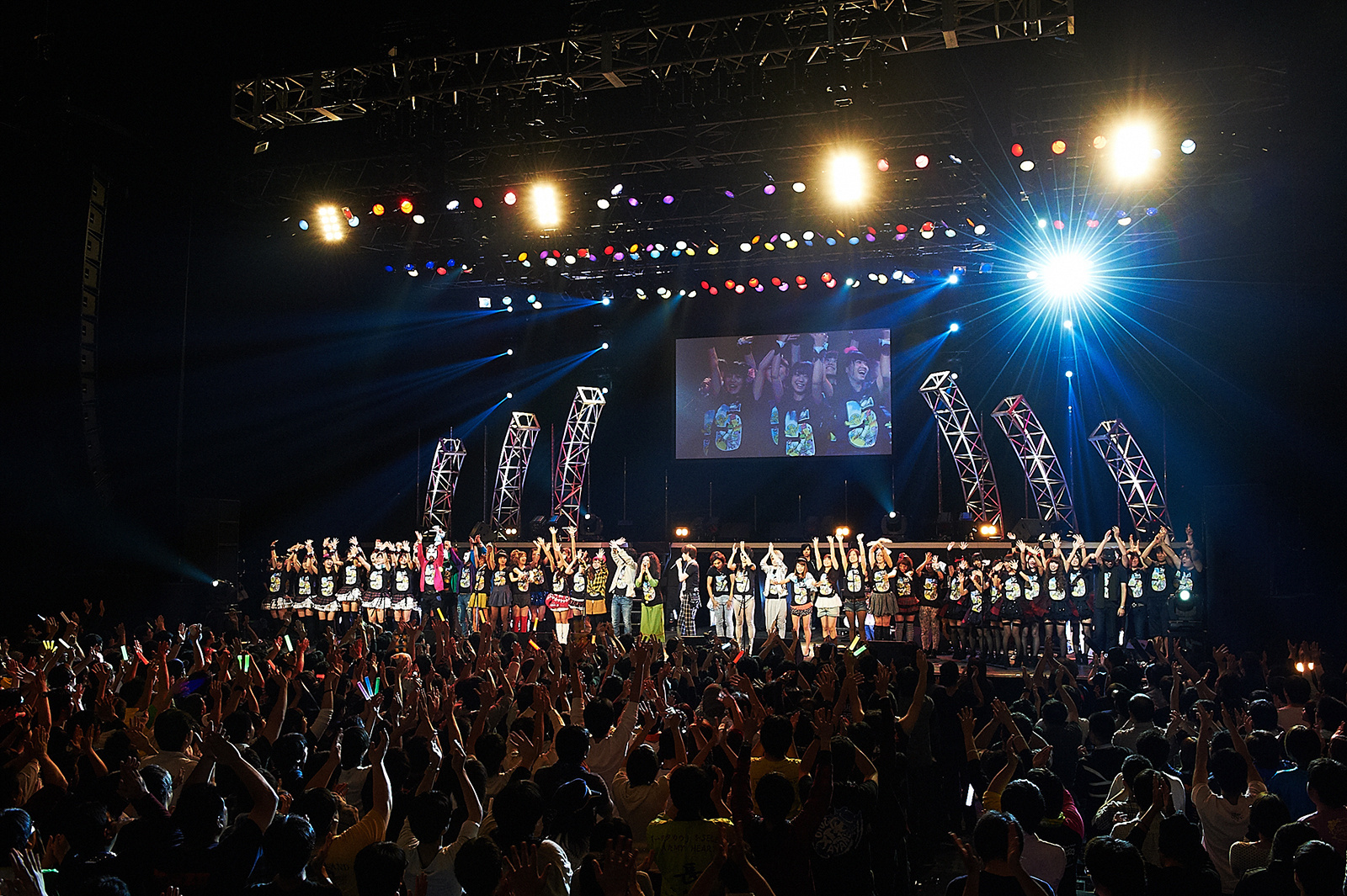 Special Live Event “Live 5pb. 2012” Heats Up Autumn [1/3]