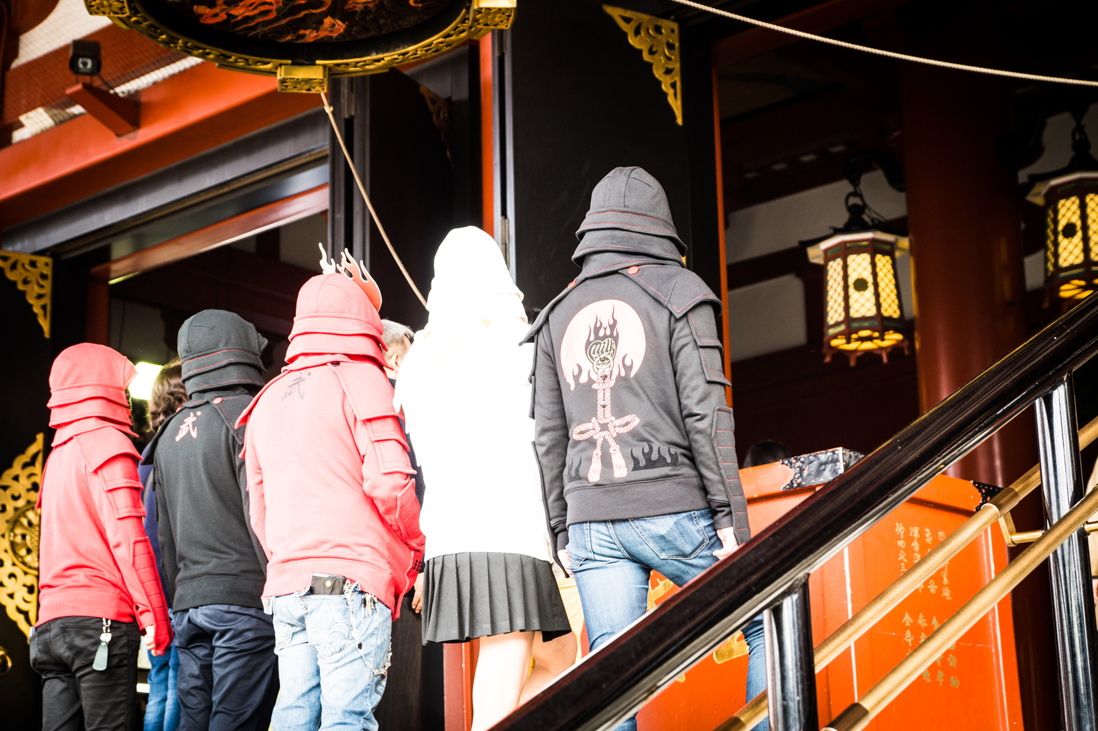 Modern Samurai? Mysterious Group Appears in Asakusa 10