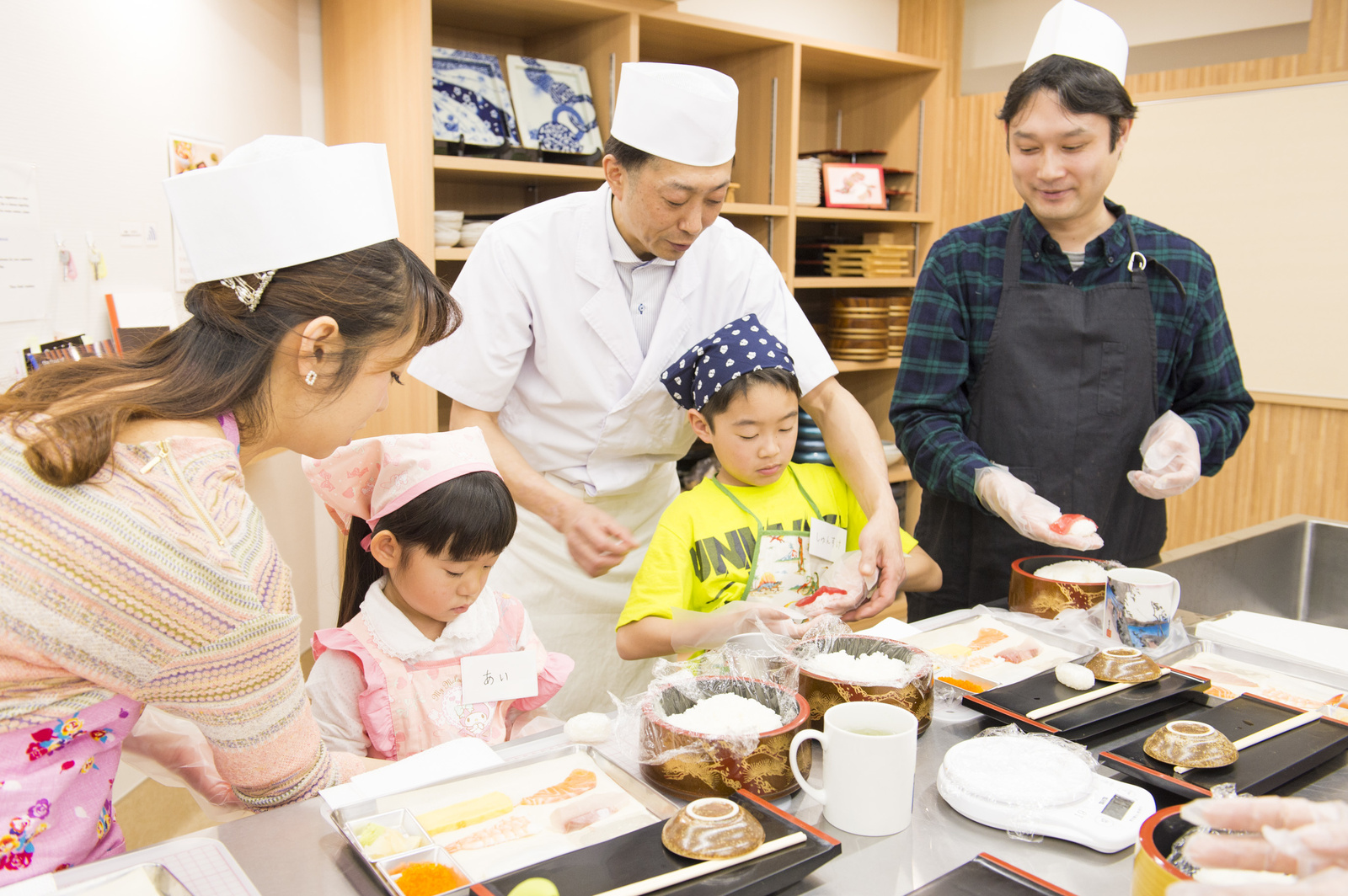 Make All the Sushi You Can Eat and Learn About Japan in the Sushi Industry’s First Lesson Program!