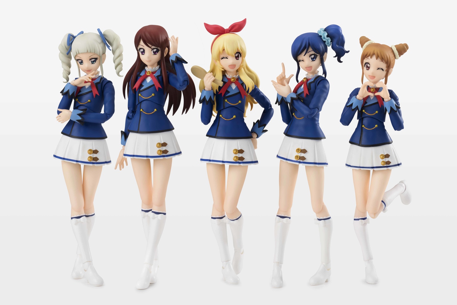 S.H.Figuarts *Aikatsu!* series. “S.H.Figuarts Ichigo Hoshimiya (Winter Uniform Ver.),” “S.H.Figuarts Aoi Kiriya (Winter Uniform Ver.),” and “S.H.Figuarts Ran Shibuki (Winter Uniform Ver.)” sold separately. “S.H.Figuarts Otome Arisugawa (Winter Uniform Ver.)” is an exhibit sample. 6