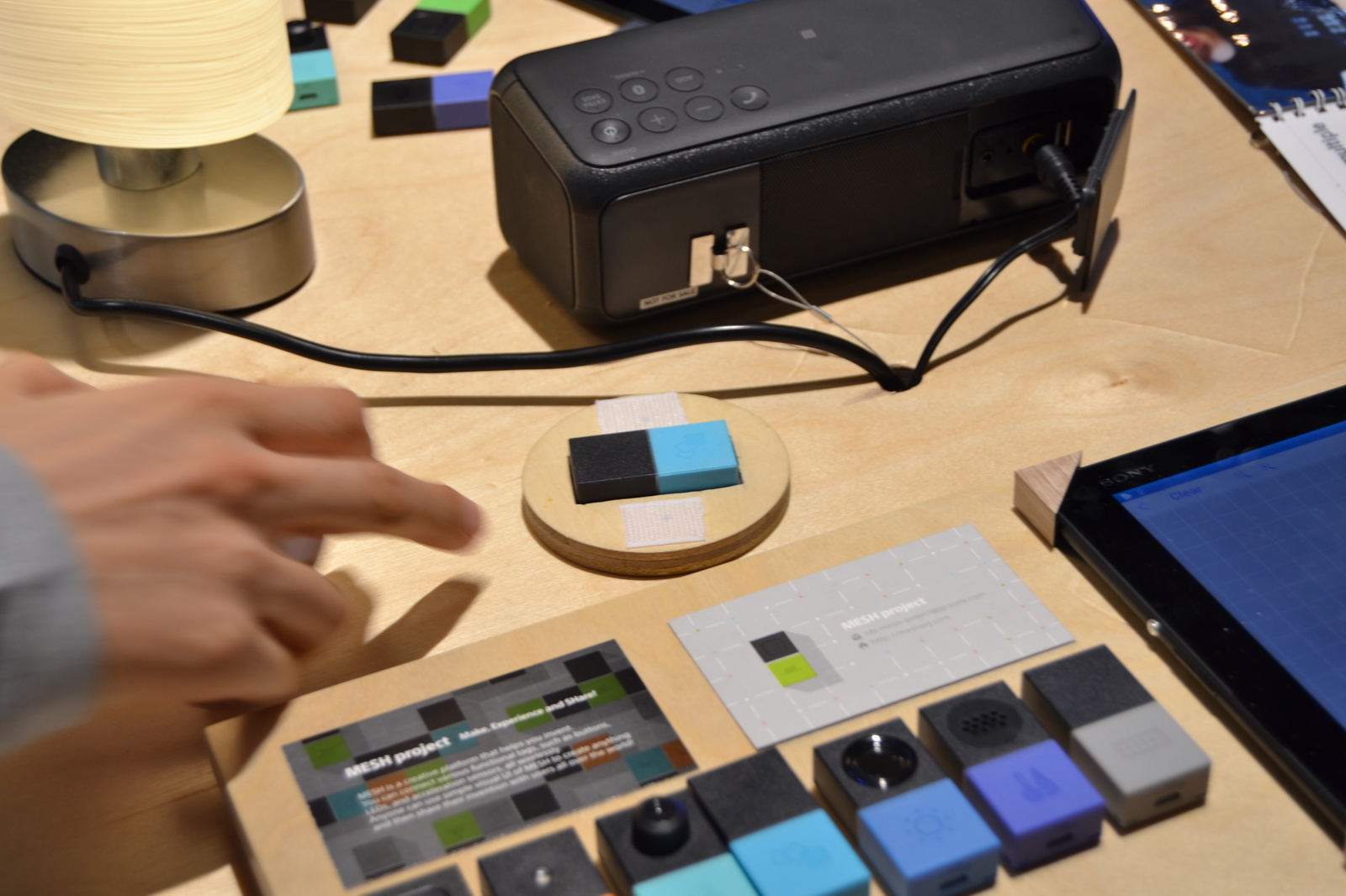 Transform Daily Objects into Smart Gadgets with MESH! [Mobile World Congress Event Report] 12