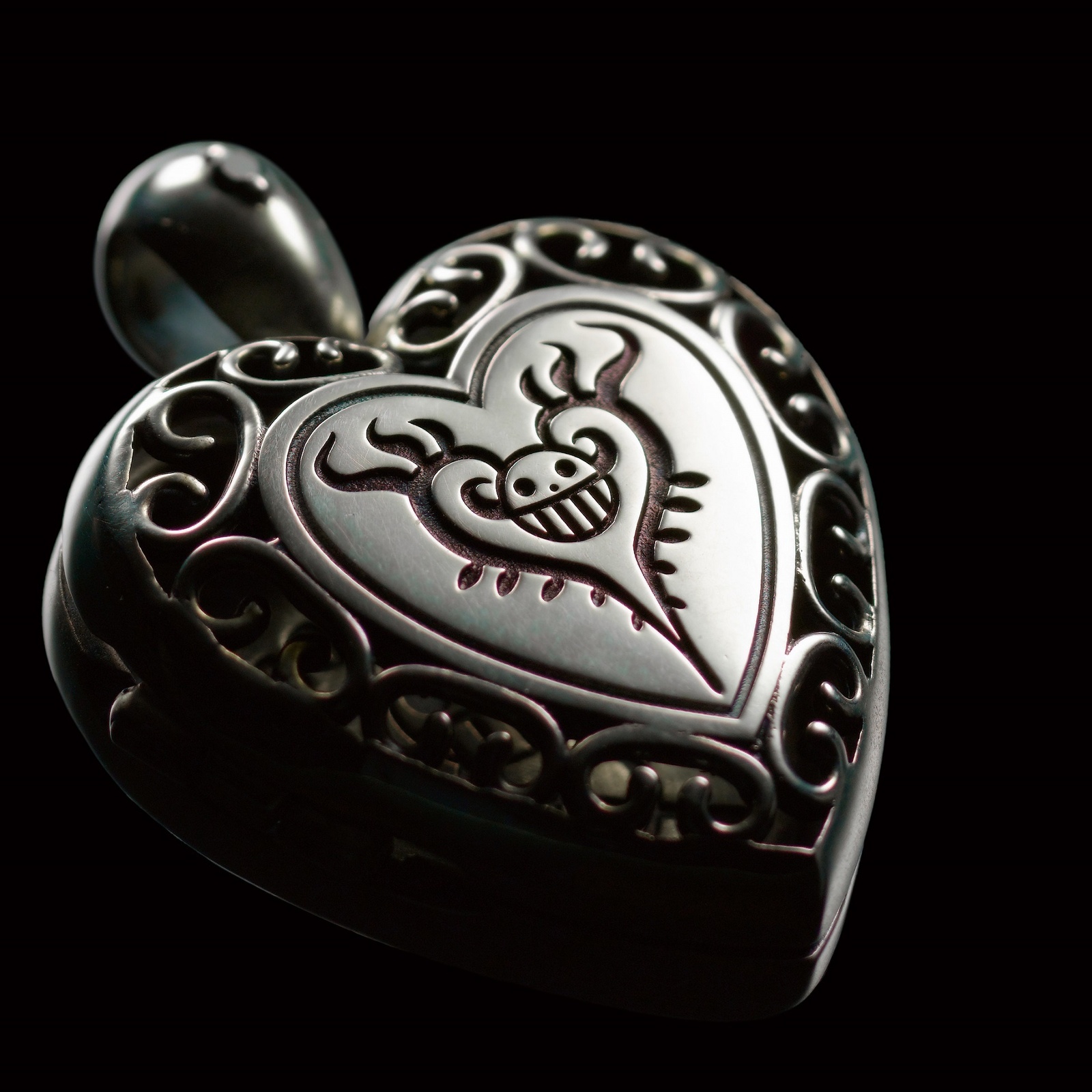 Wear Trafalgar Law’s Tattoo Close to Your Heart with a One Piece Silver Locket! 8