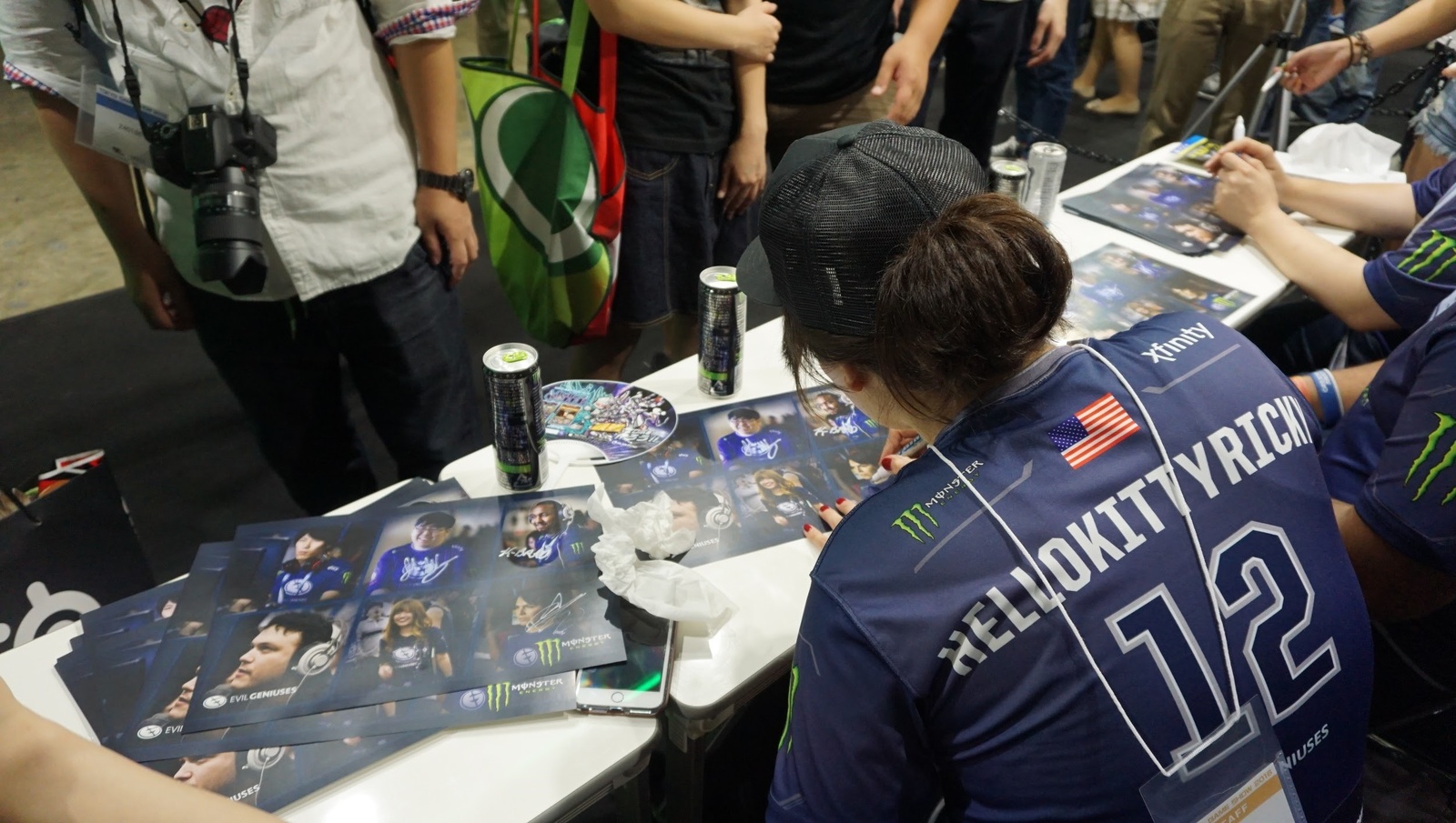 [TGS 2016] Attendees Take on Pro Gamer Team Evil Geniuses at Street Fighter V Showdown Tournament Presented by Monster Energy! 7