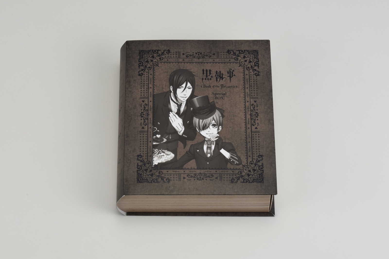 Achieve Black Butler Cosplay Perfection with Official Color Contact Lenses! 3