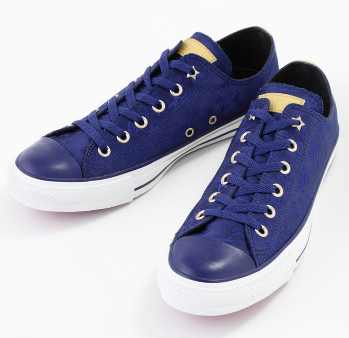 JoJo's Bizarre Adventure × Converse Part 2 Introduces Japanese Nishijin Weaves