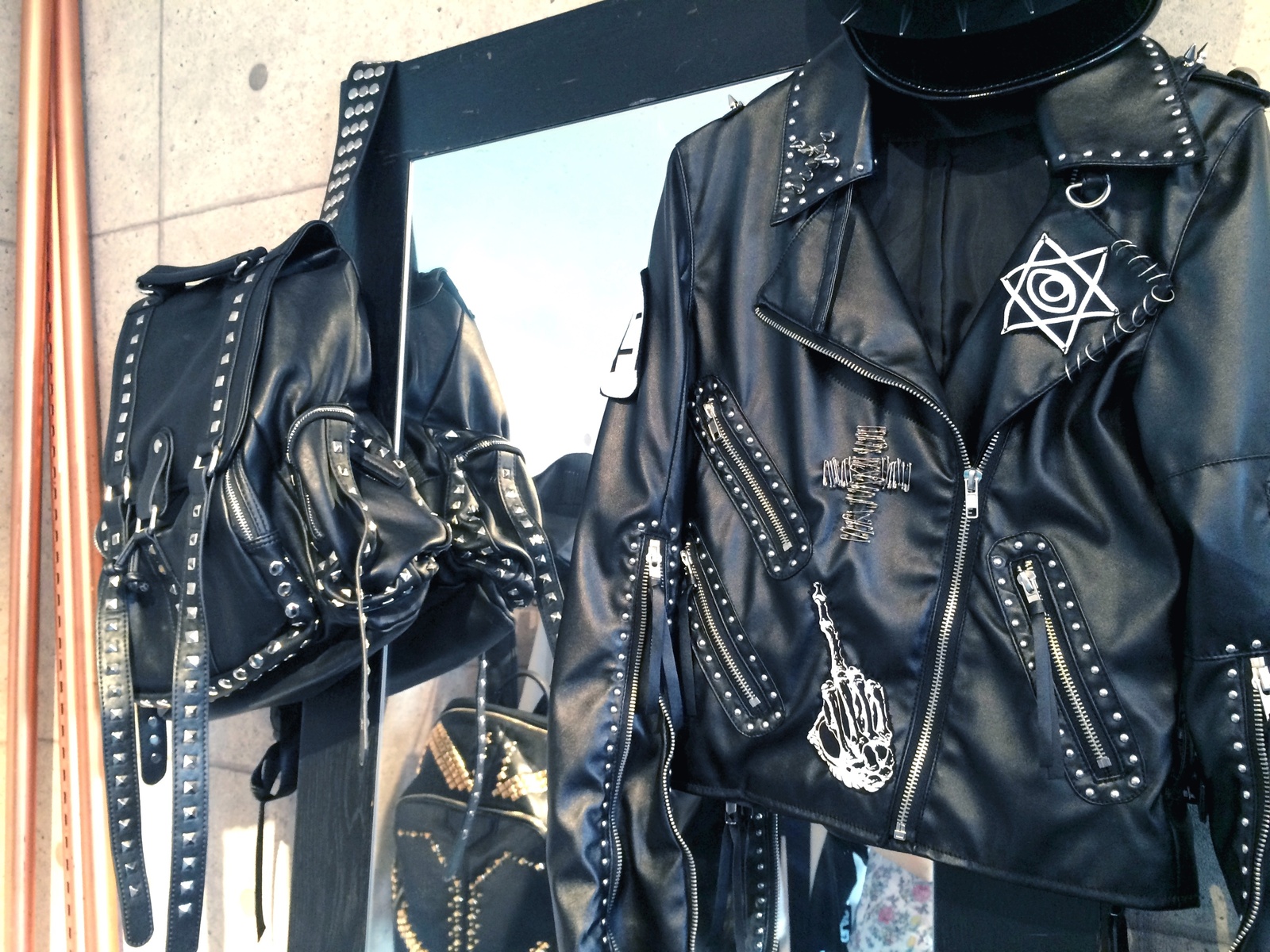 【J-Fashion】Dark, Bold, and Daring Style from GLAD NEWS 3