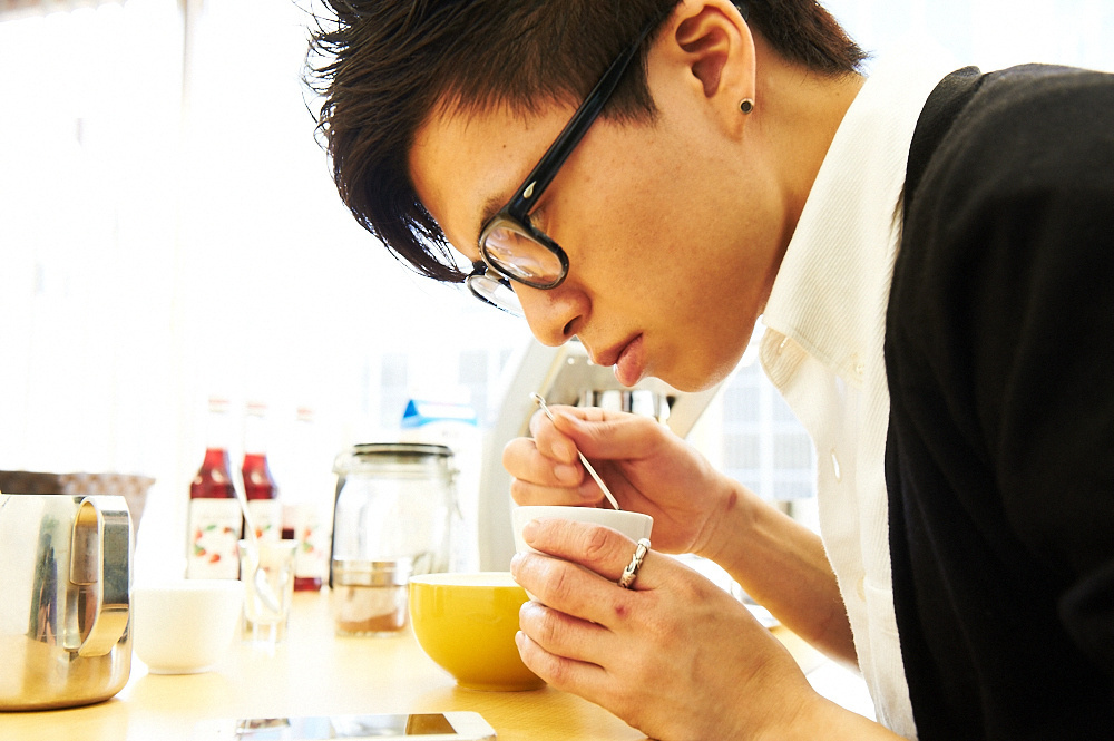 TOM Special Creator Mattsun Creates Latte Art in Real-Time!