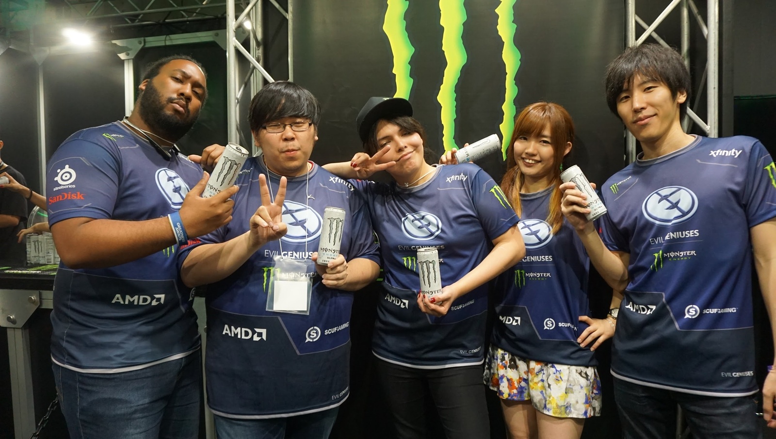 [TGS 2016] Attendees Take on Pro Gamer Team Evil Geniuses at Street Fighter V Showdown Tournament Presented by Monster Energy!