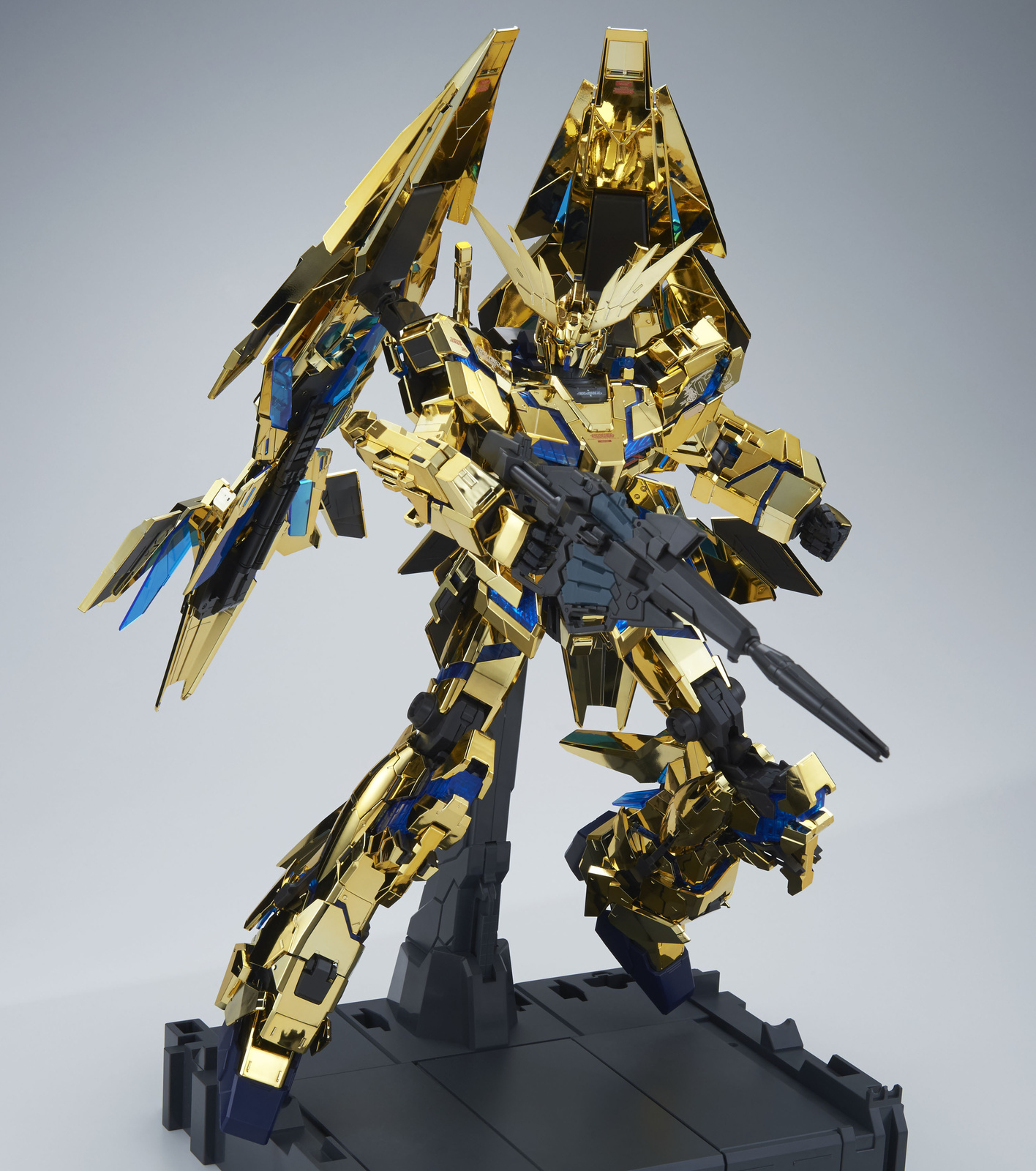 “Golden Pheonix” RX-0 Unicorn Gundam 03 Phenex Is Reborn as a Perfect Grade Gunpla! 7