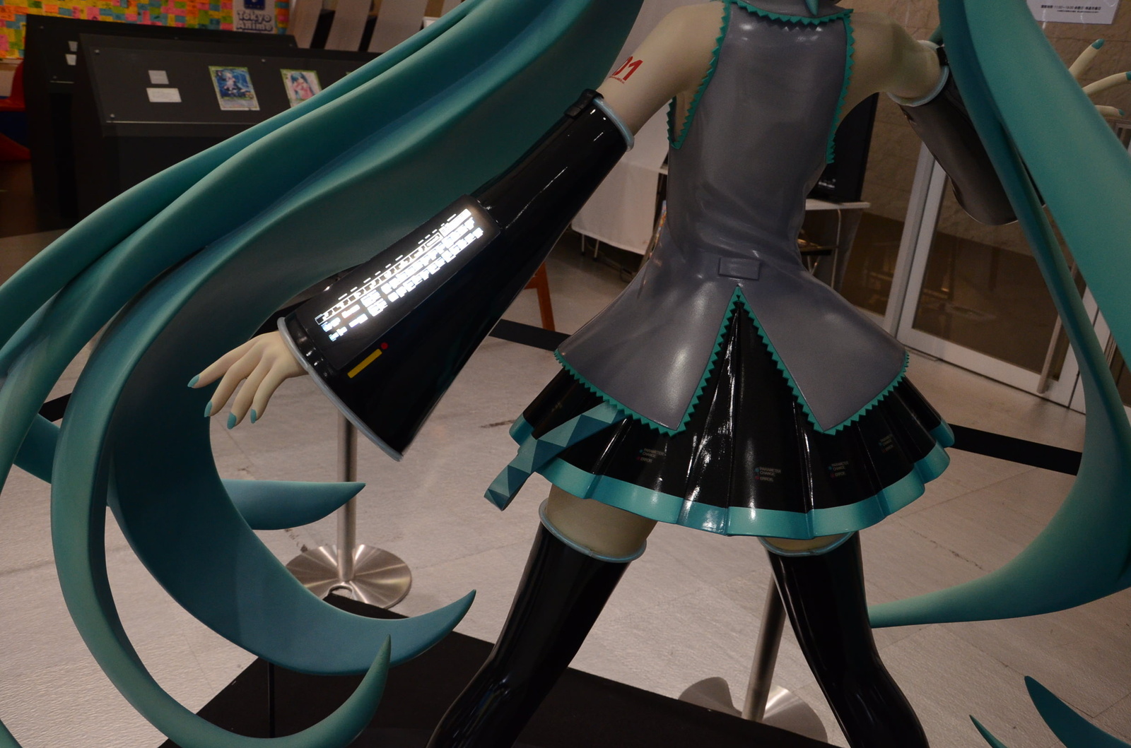 Life-Size Miku Statue Displayed at Hatsune Miku Illustration and Art Exhibit in Akihabara! 5