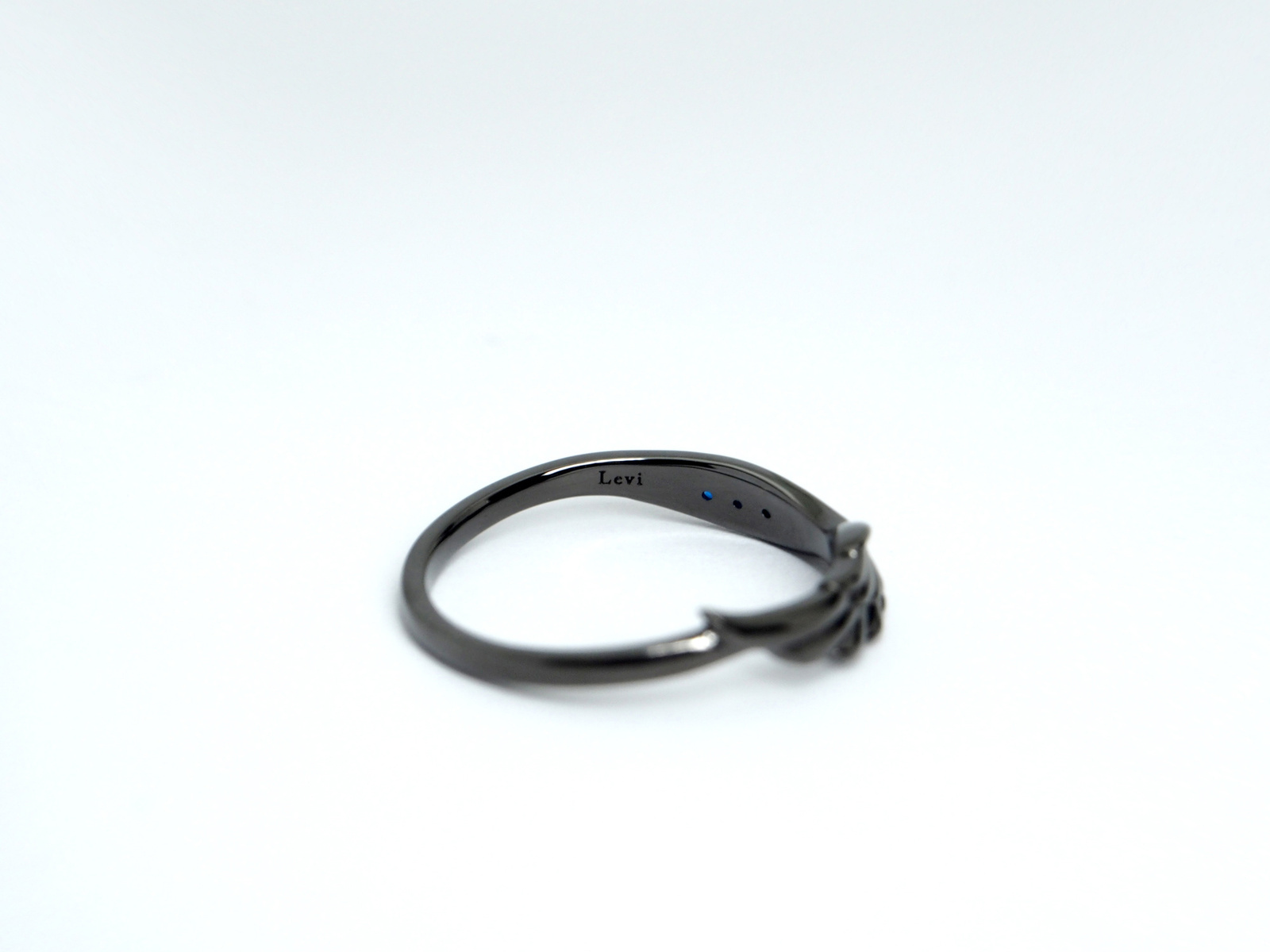 Attack on Titan Jewelry Based on Eren & Levi Released! 10