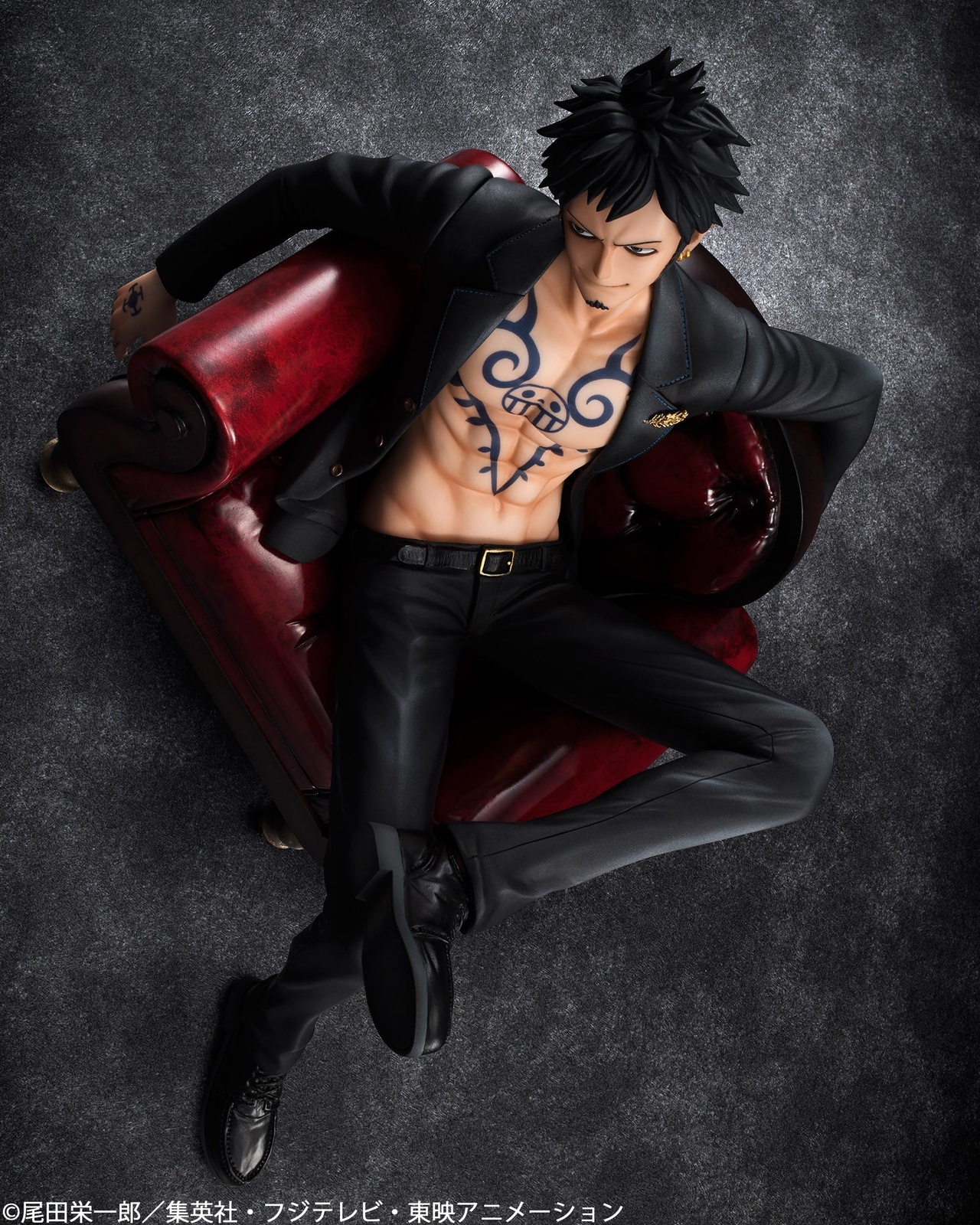 One Piece’s Trafalgar Law Has Taken Command of This Comfy Armchair! 5