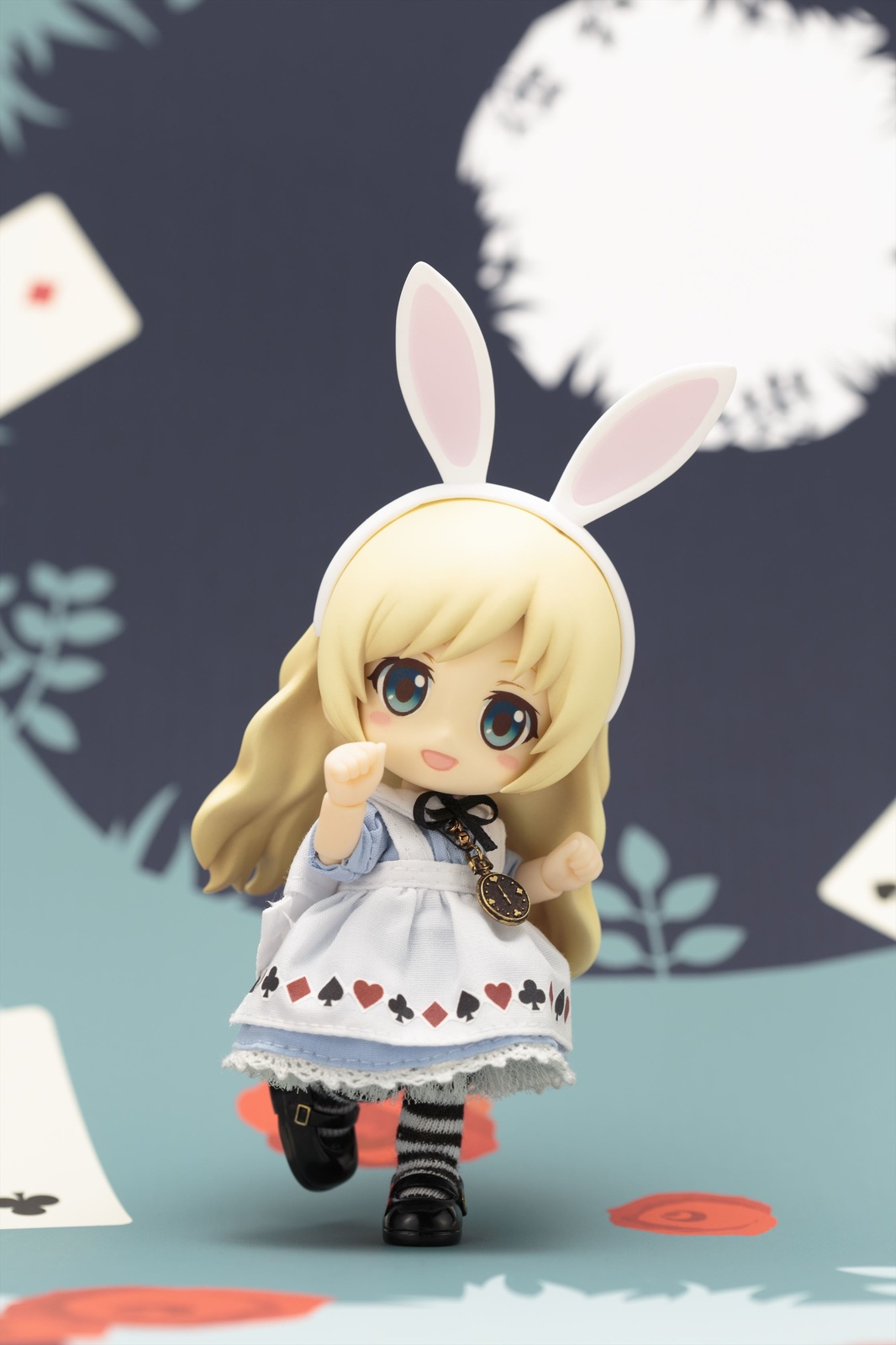 Alice, the Little Lady with an Air of Unconcealed Curiosity, Becomes Fourth Original Character in the Adorable Cu-poche Figure Line! 1