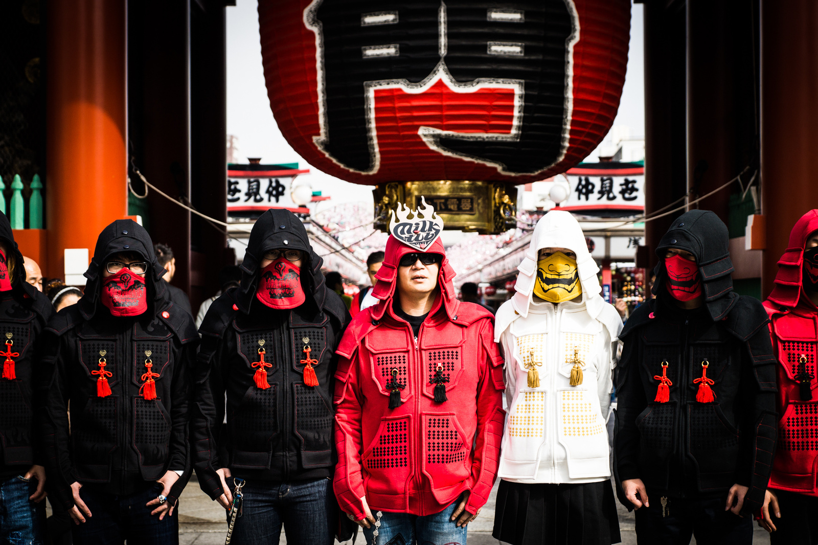 Modern Samurai? Mysterious Group Appears in Asakusa