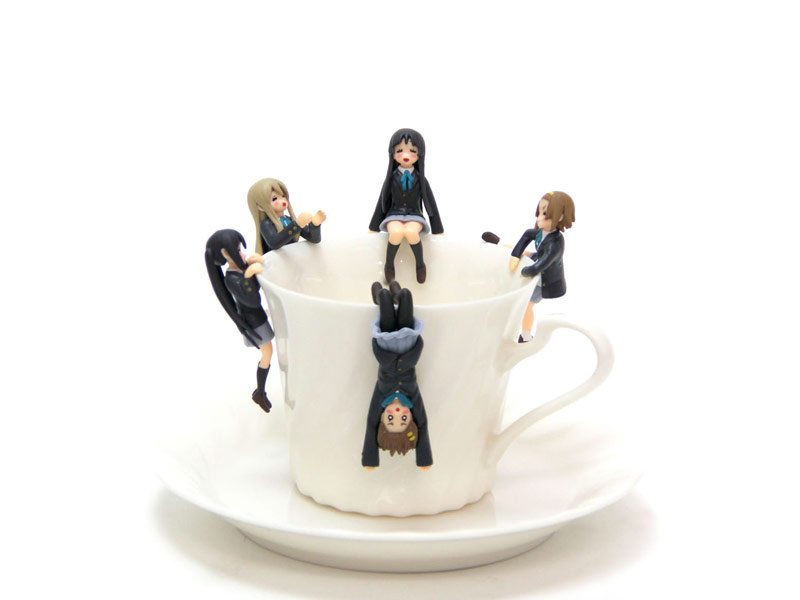 *K-On!* Members Become “Cup no Fuchiko” Accessories!