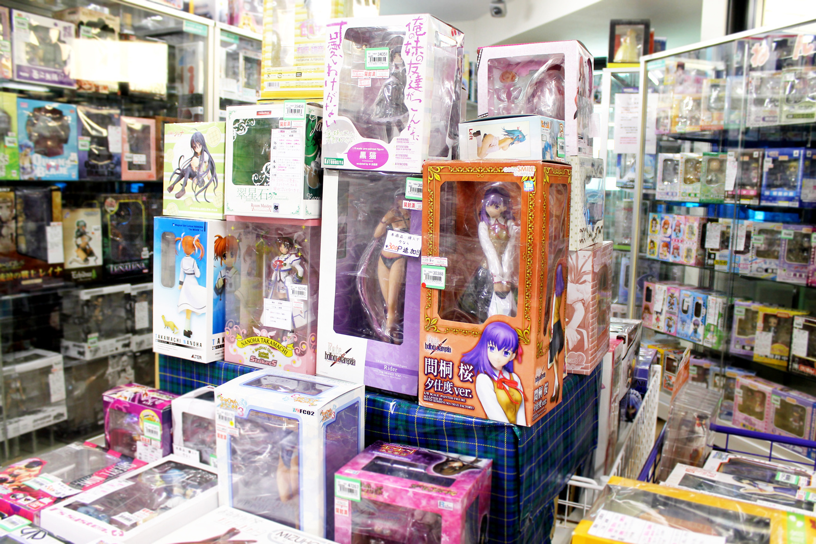 FIGURE R: One of Akihabara’s Largest Figure, Chogokin, and Doll Shops