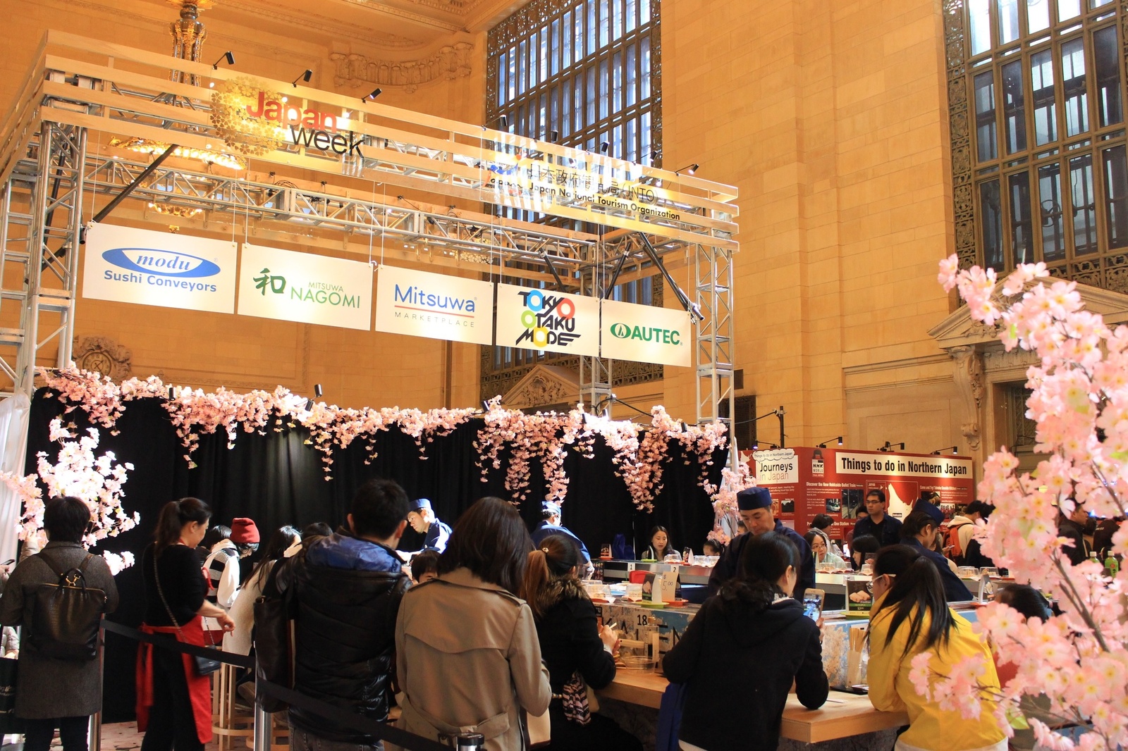 Over 200,000 People Show Their Passion for Japanese Culture at Japan Week 2016!