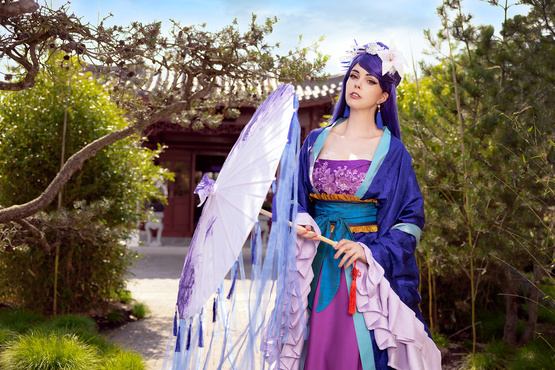 Lihua (Apothecary Diaries) Cosplay by Calssara