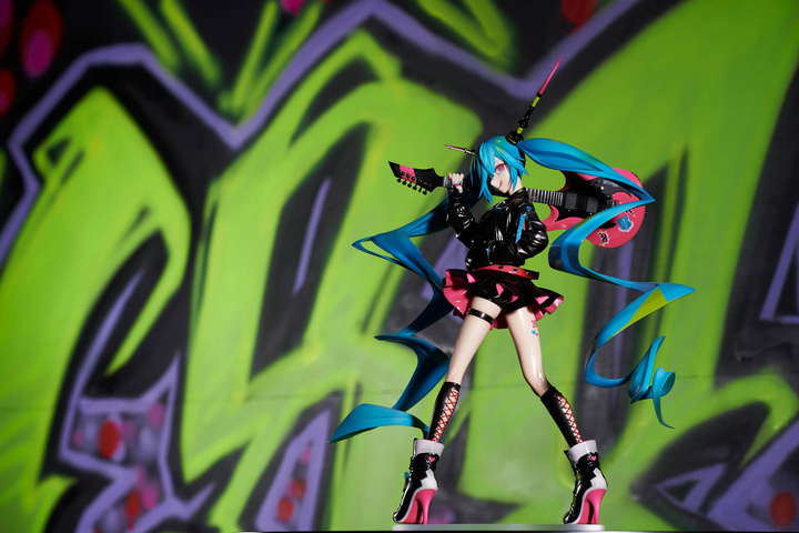 The Making of the LAM Hatsune Miku Rock Singer Figure and Jacket